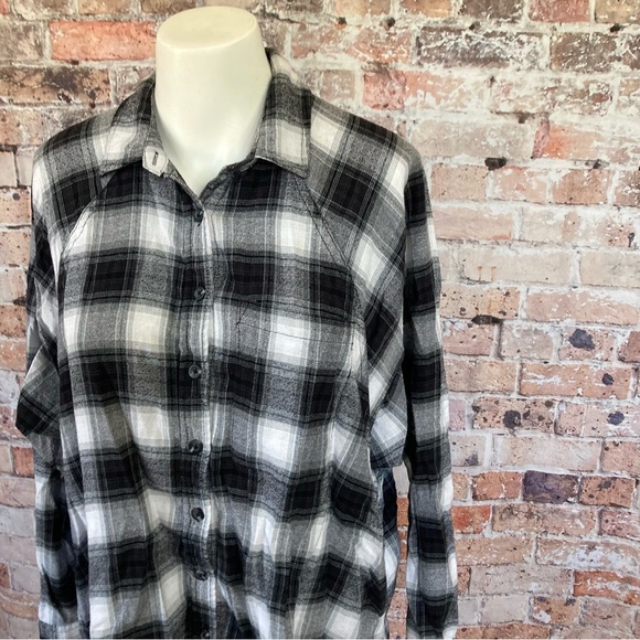 SO Long Sleeve Button Down Plaid Shirt Black & White Sz Small - Picture 7 of 8